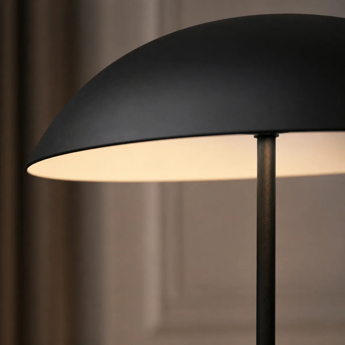 MushroomGlow | Modern Minimalist Metal Standing Floor Lamp with LED