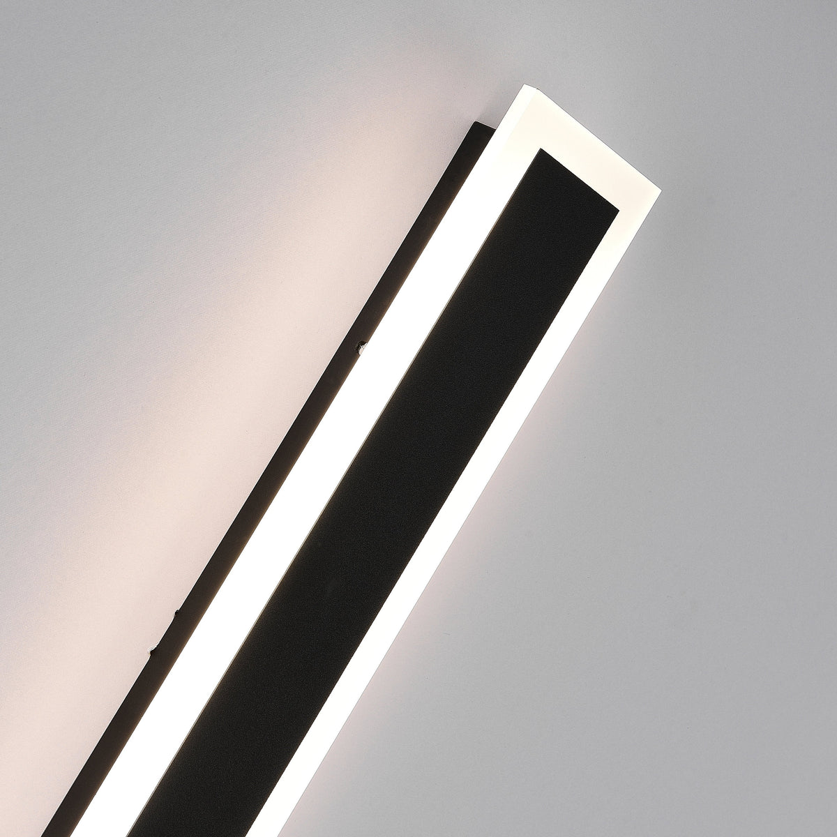 AquaGlow | Stylish Weather-Resistant Outdoor Wall Lantern Light