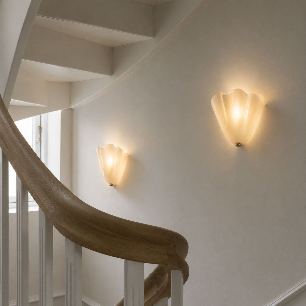 LuminaraShell | Elegant Vintage Stained Glass Wall Sconce Light