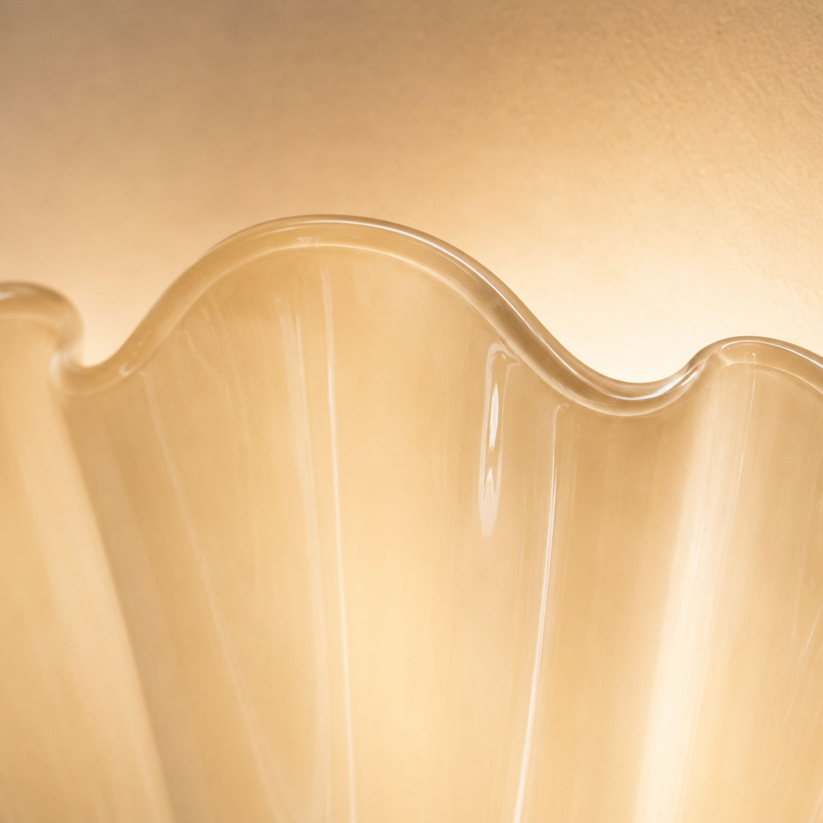 LuminaraShell | Elegant Vintage Stained Glass Wall Sconce Light
