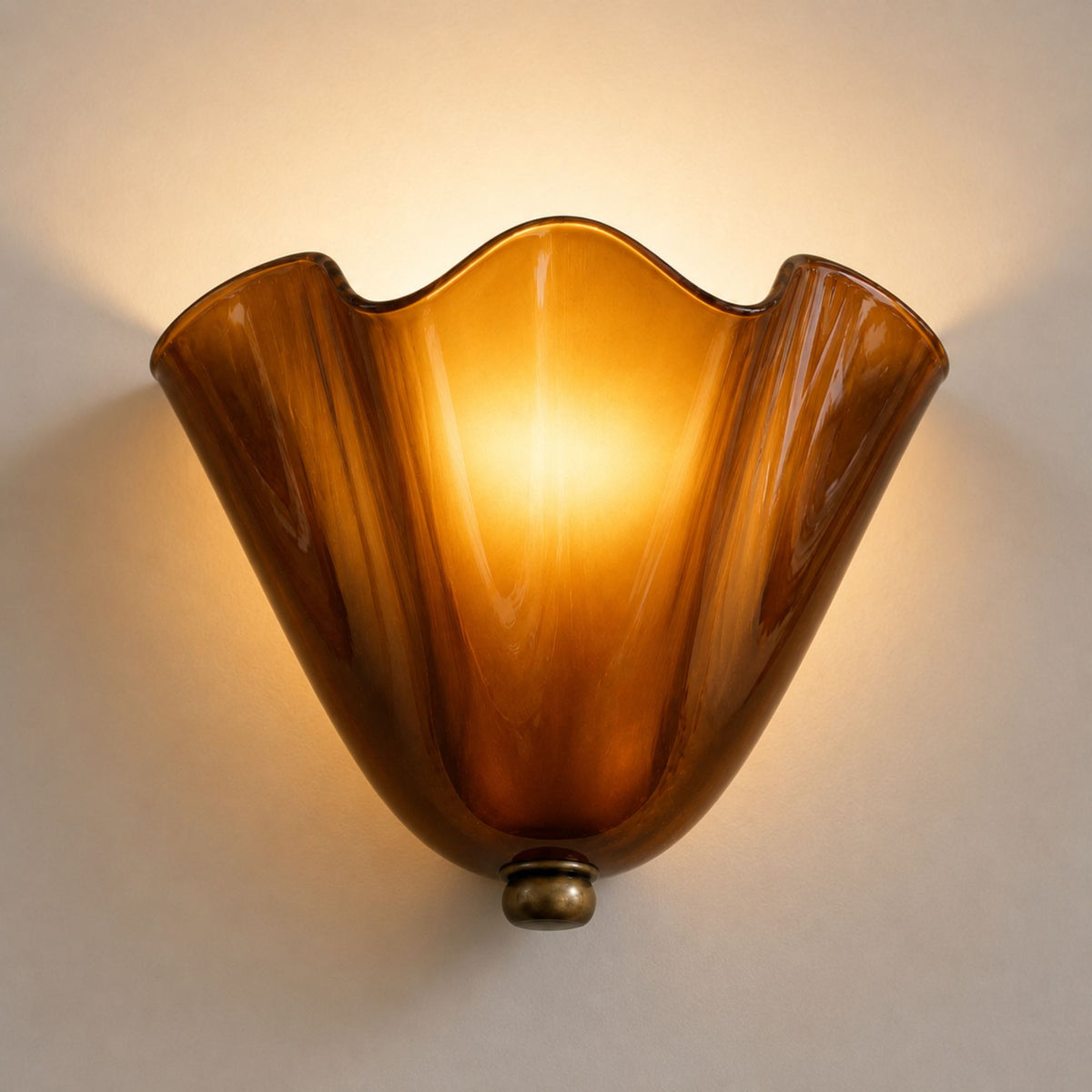 LuminaraShell | Elegant Vintage Stained Glass Wall Sconce Light