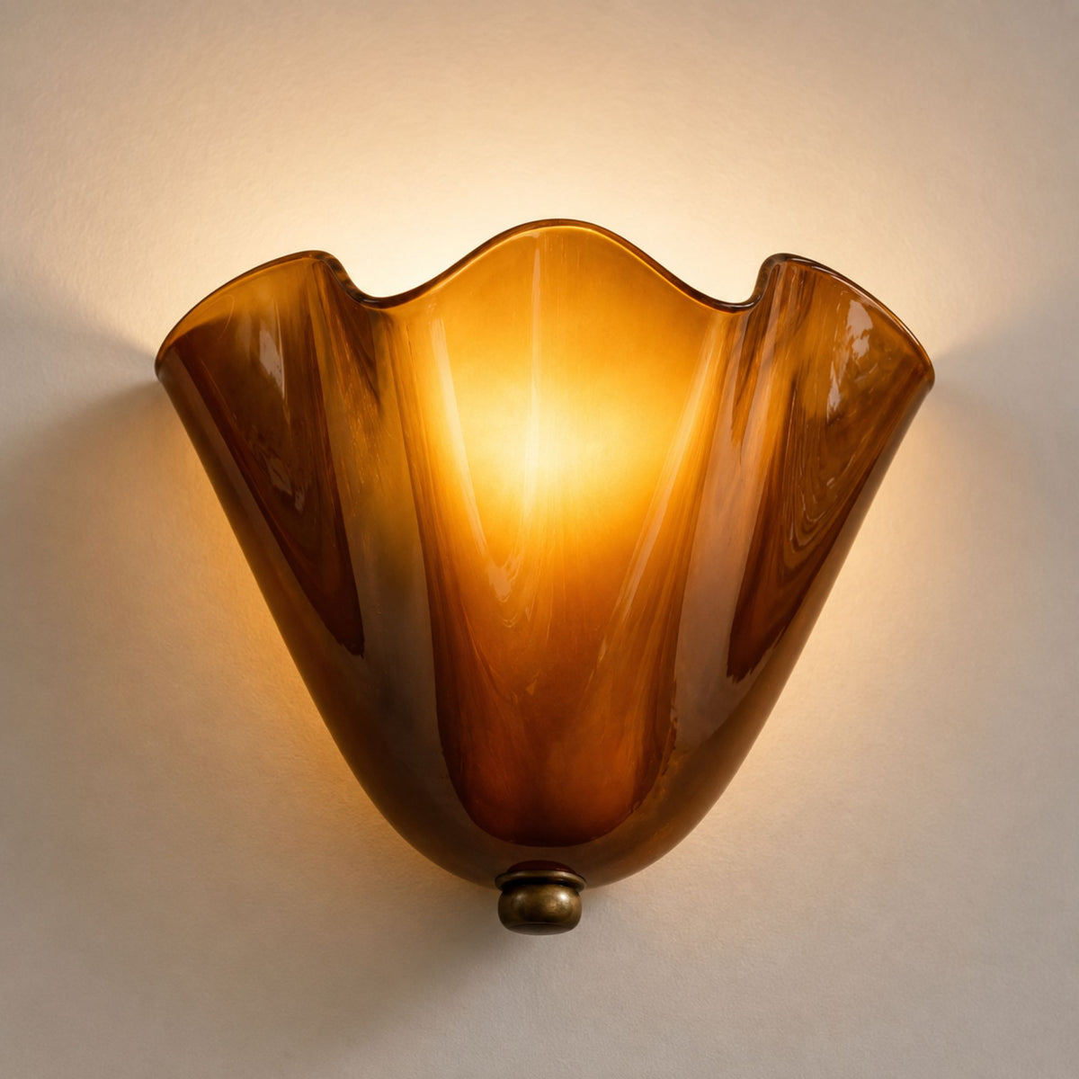 LuminaraShell | Elegant Vintage Stained Glass Wall Sconce Light