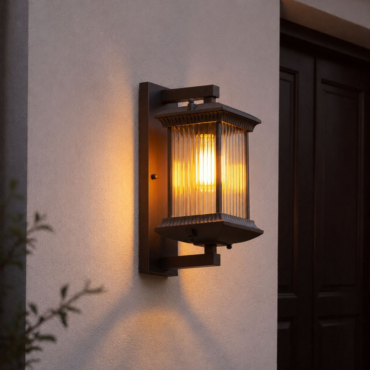 IlyxGlass | Elegant Weather-Resistant Outdoor Wall Sconce Fixture
