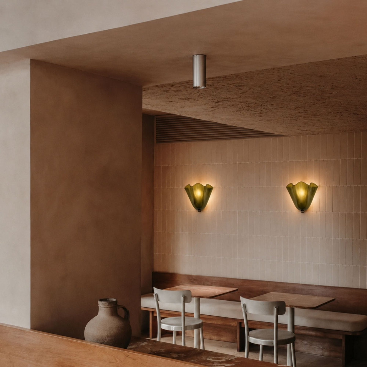 LuminaraShell | Elegant Vintage Stained Glass Wall Sconce Light