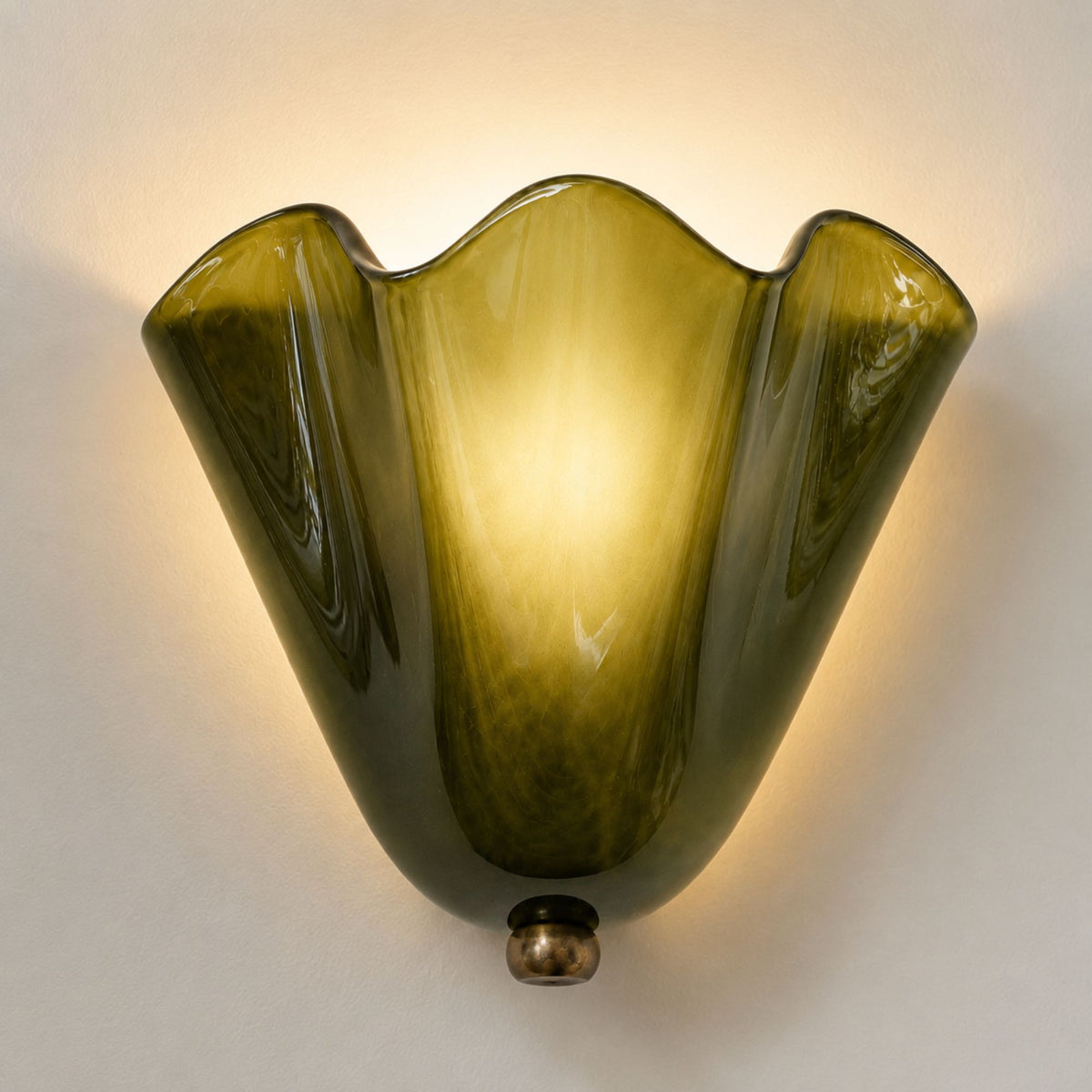 LuminaraShell | Elegant Vintage Stained Glass Wall Sconce Light