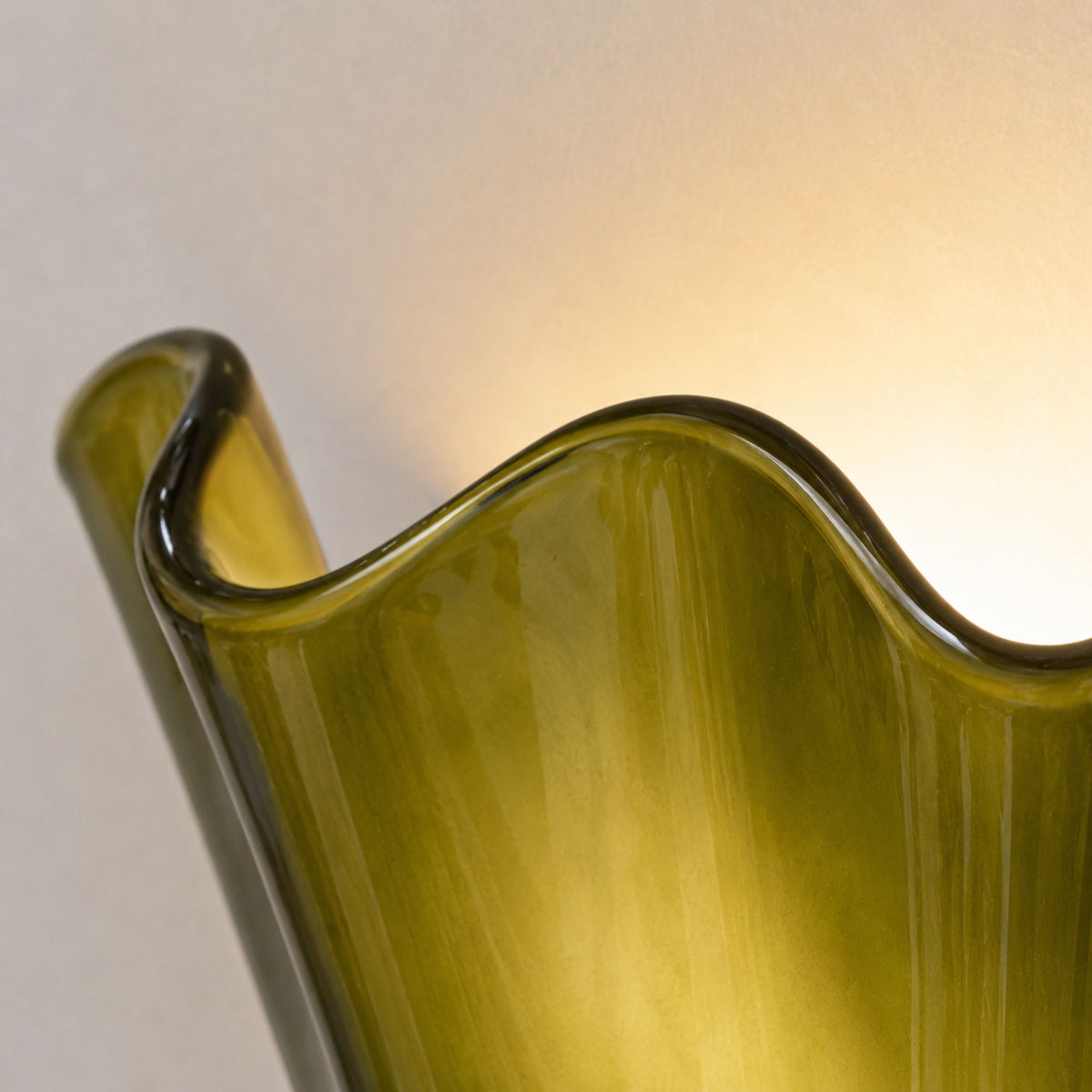 LuminaraShell | Elegant Vintage Stained Glass Wall Sconce Light