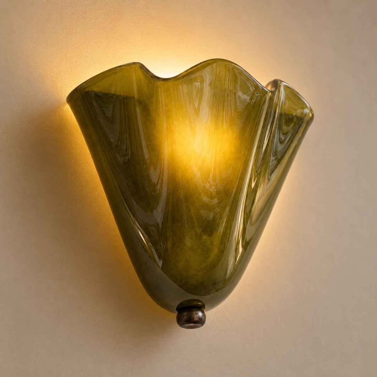 LuminaraShell | Elegant Vintage Stained Glass Wall Sconce Light