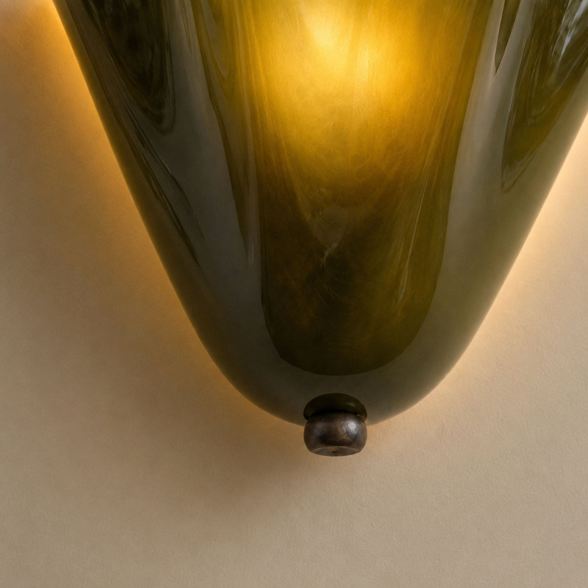 LuminaraShell | Elegant Vintage Stained Glass Wall Sconce Light