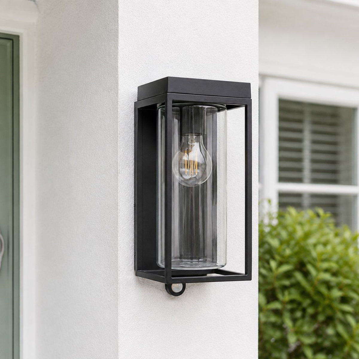 Luminara | Modern Elegant Solar Outdoor Wall Light Fixture