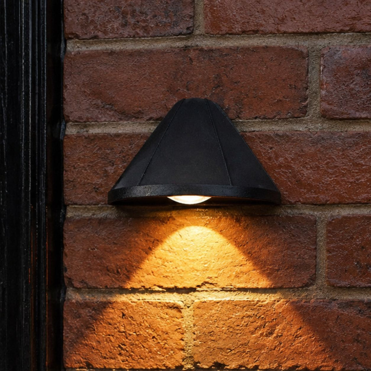 Luminara | Modern Stylish Metal Outdoor Wall Sconce for Elegant Illumination