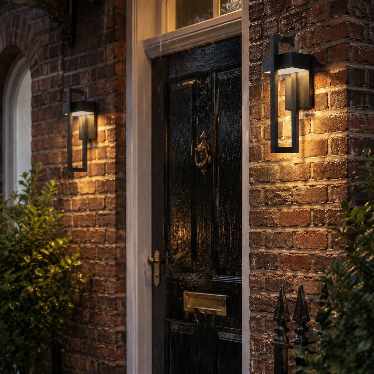 NocturnaLight | Elegant Modern Outdoor Wall Lantern for Patios and Gardens