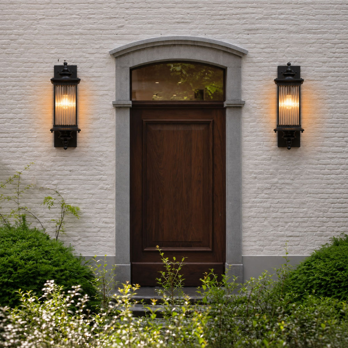 Lunara | Elegant Weather-Resistant Outdoor Wall Lantern Light