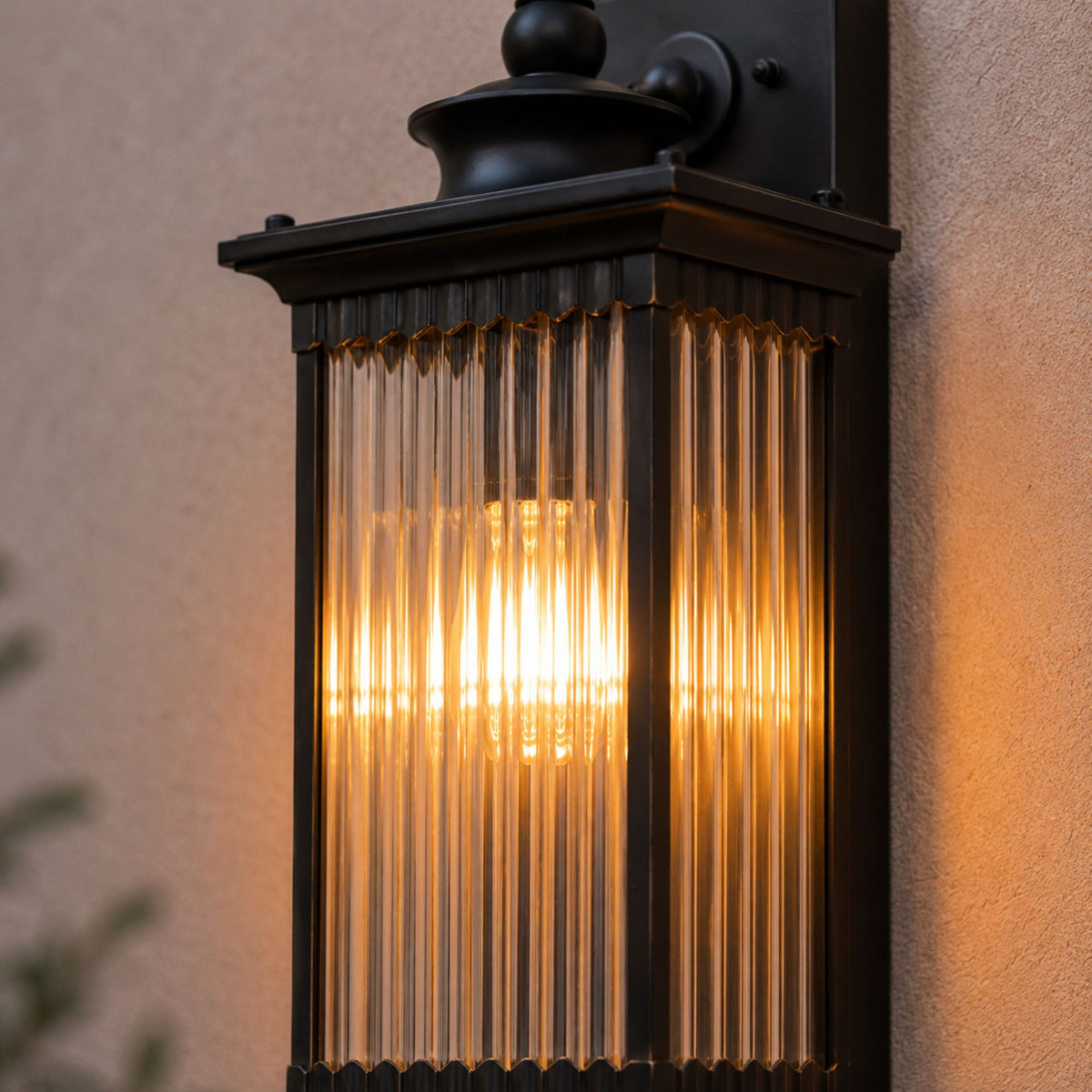 Lunara | Elegant Weather-Resistant Outdoor Wall Lantern Light