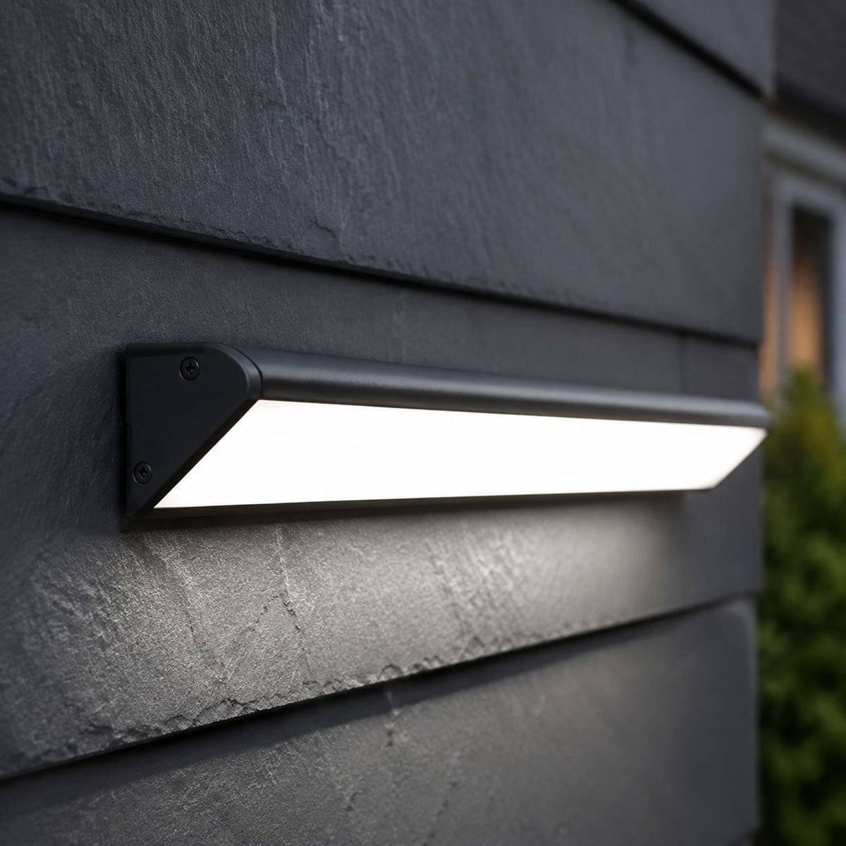 Acrylux | Elegant Modern Waterproof Outdoor Wall Lamp