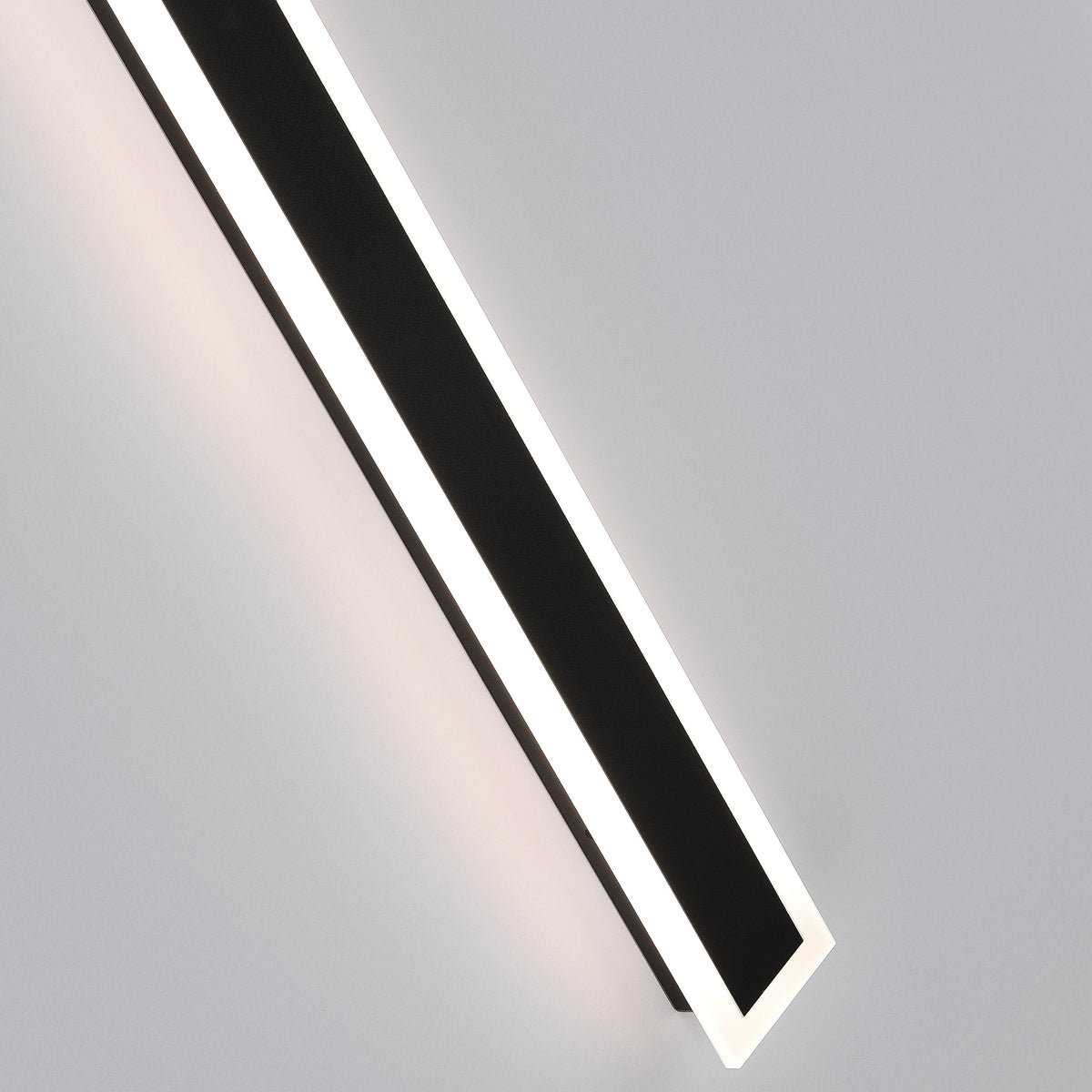 AquaGlow | Stylish Weather-Resistant Outdoor Wall Lantern Light