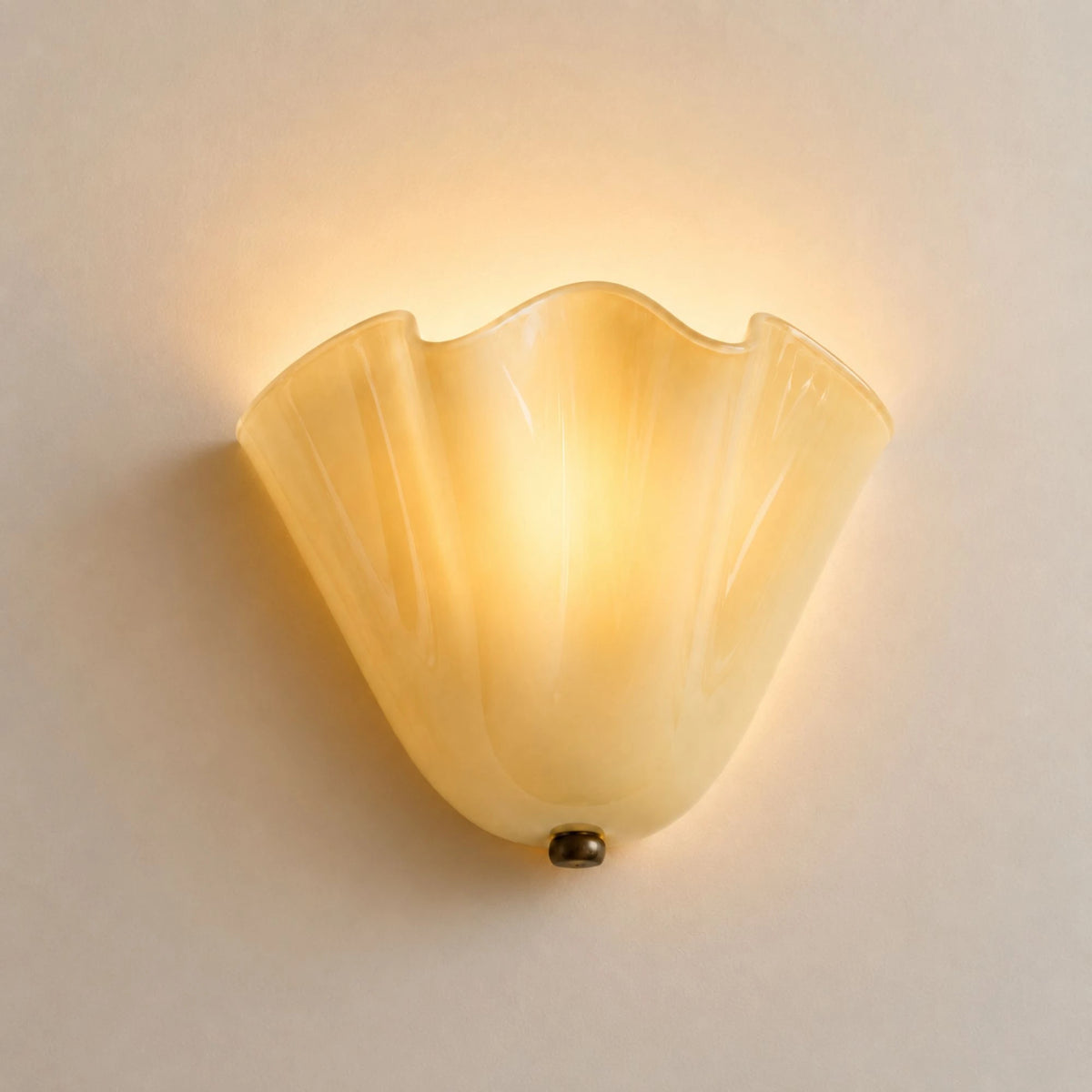 LuminaraShell | Elegant Vintage Stained Glass Wall Sconce Light