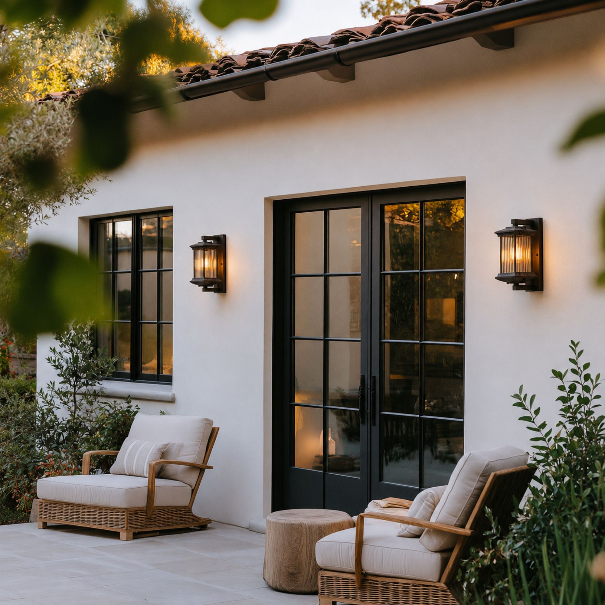 IlyxGlass | Elegant Weather-Resistant Outdoor Wall Sconce Fixture