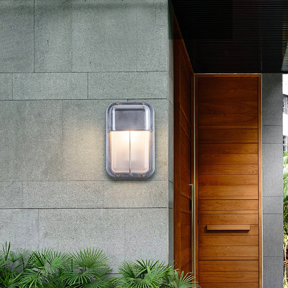 Geometra | Elegant Contemporary Outdoor Wall Lamp with Glass Accents 3