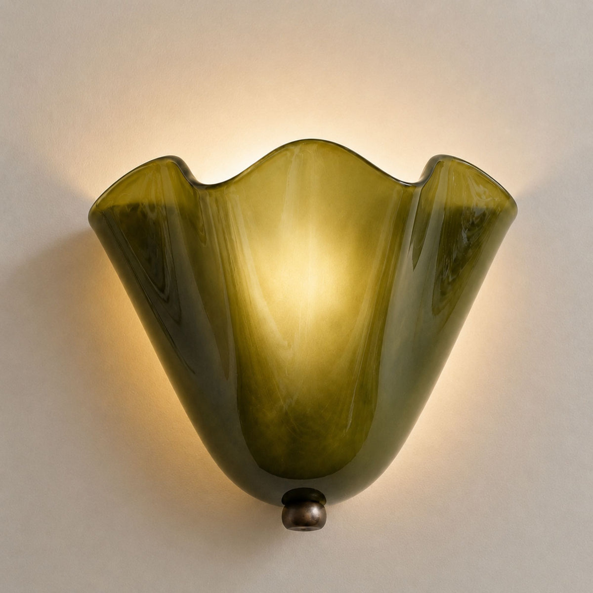 LuminaraShell | Elegant Vintage Stained Glass Wall Sconce Light