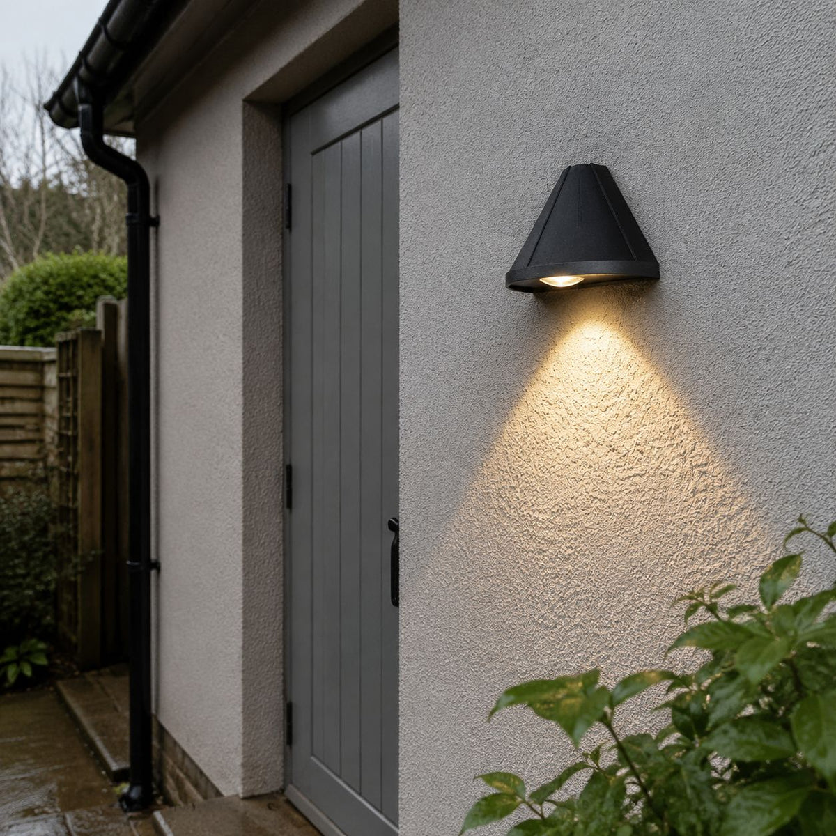 Luminara | Modern Stylish Metal Outdoor Wall Sconce for Elegant Illumination