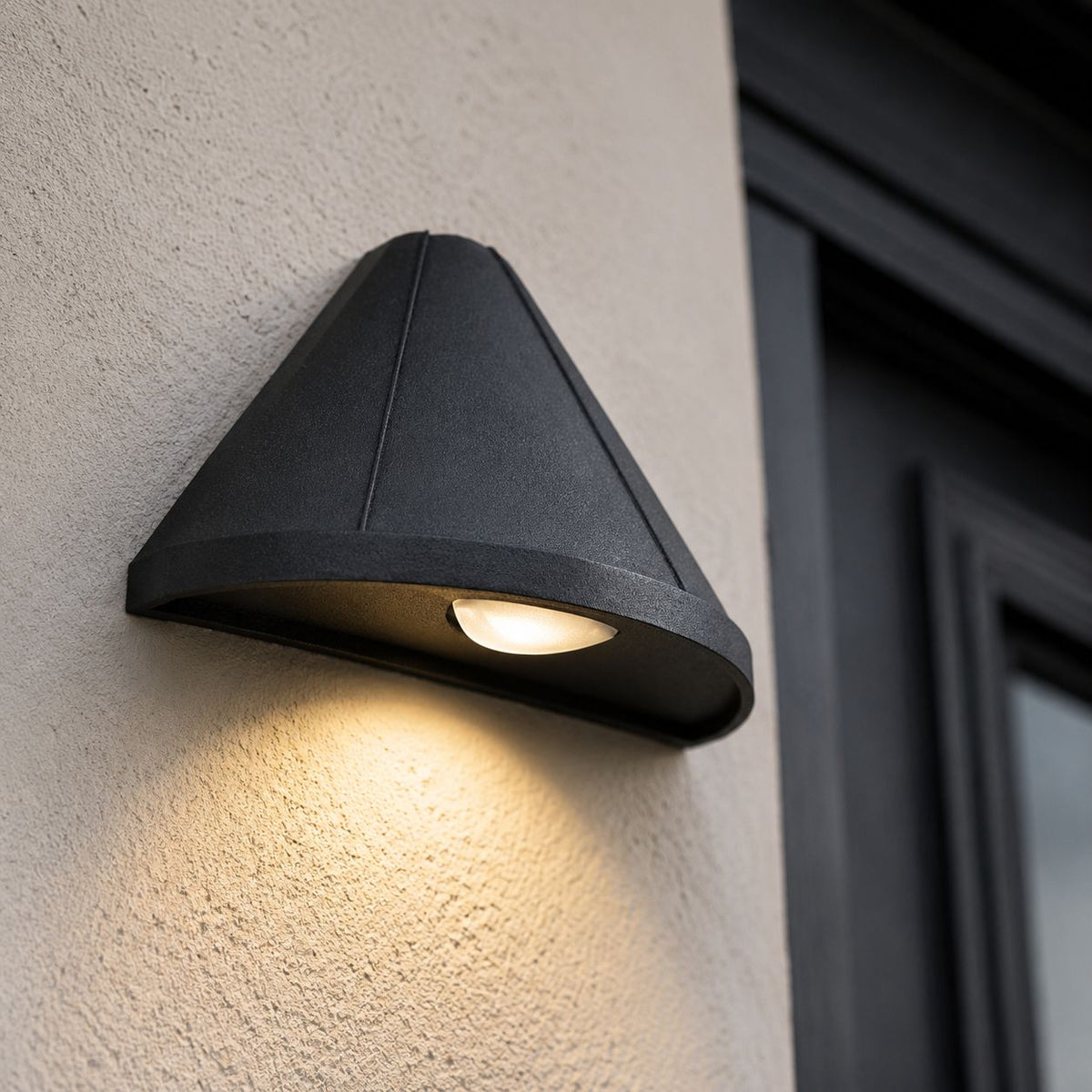 Luminara | Modern Stylish Metal Outdoor Wall Sconce for Elegant Illumination