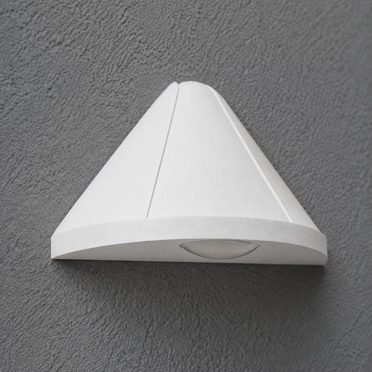 Luminara | Modern Stylish Metal Outdoor Wall Sconce for Elegant Illumination