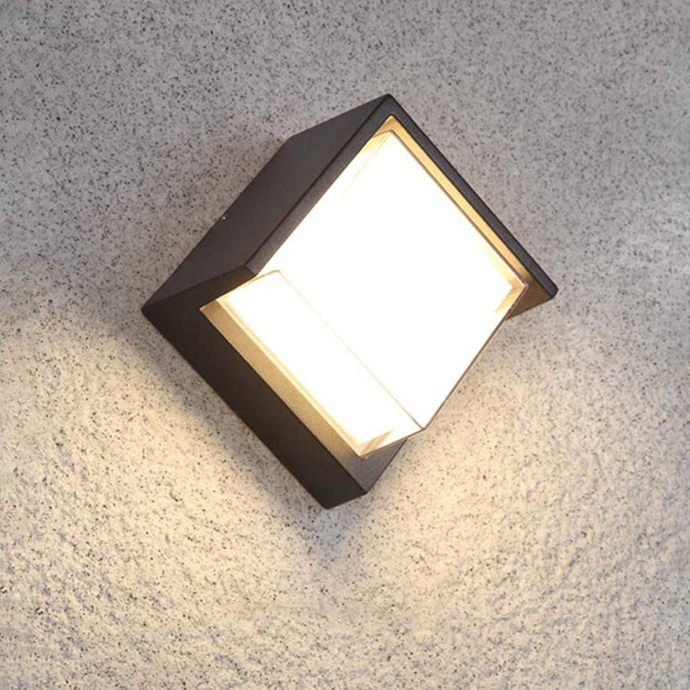 Luminara | Modern Sleek Outdoor Wall Lamp for Stylish Exterior Illumination 0