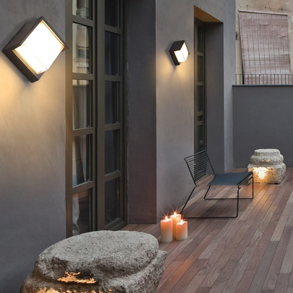 Luminara | Modern Sleek Outdoor Wall Lamp for Stylish Exterior Illumination 2