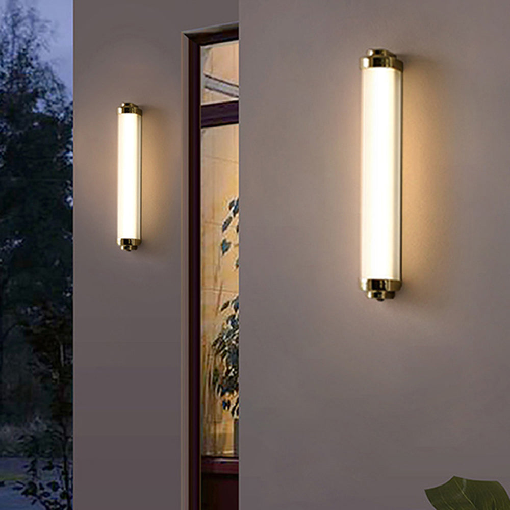 Lunaris | Elegant Minimalist Outdoor Wall Lamp in Black and Gold 0