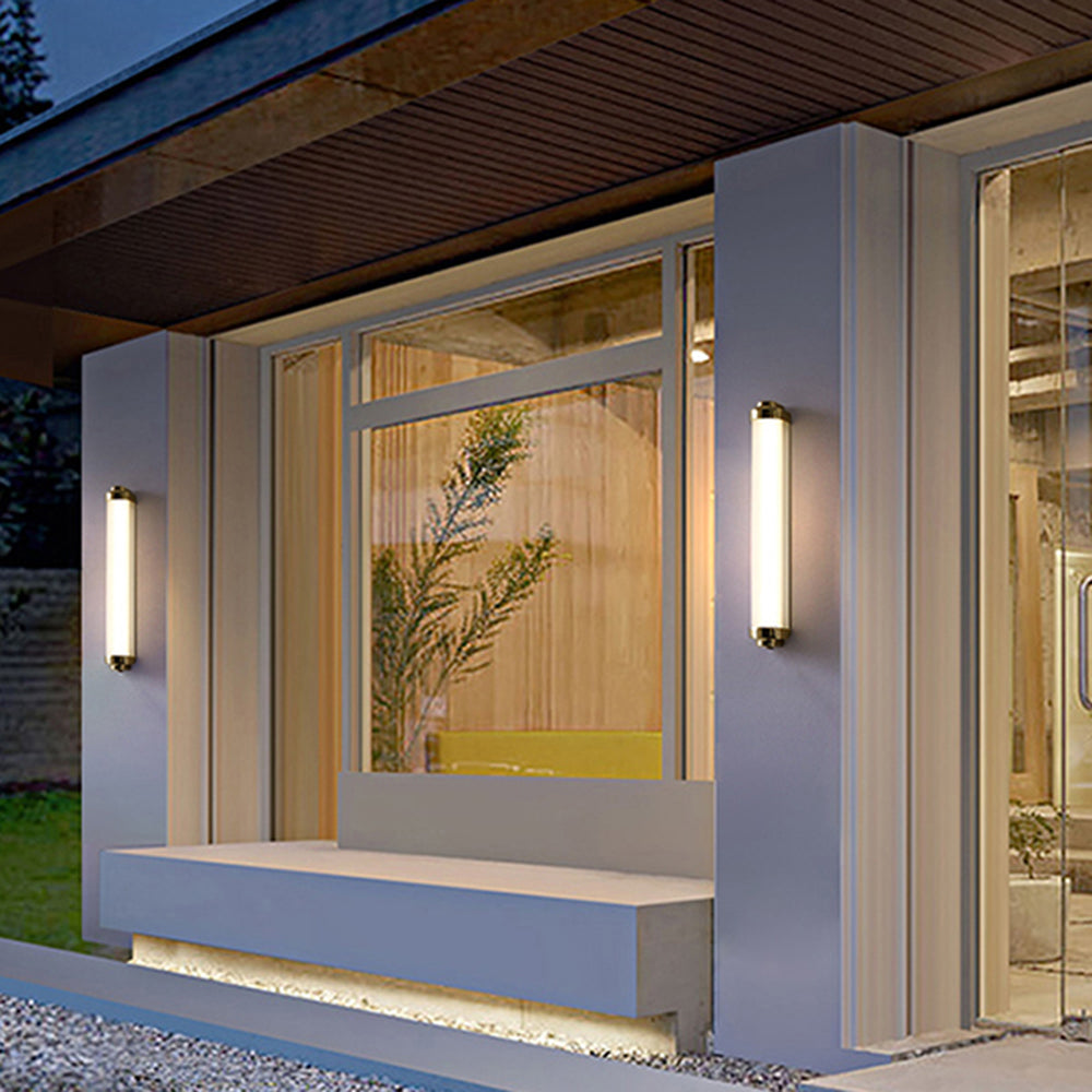 Lunaris | Elegant Minimalist Outdoor Wall Lamp in Black and Gold 4