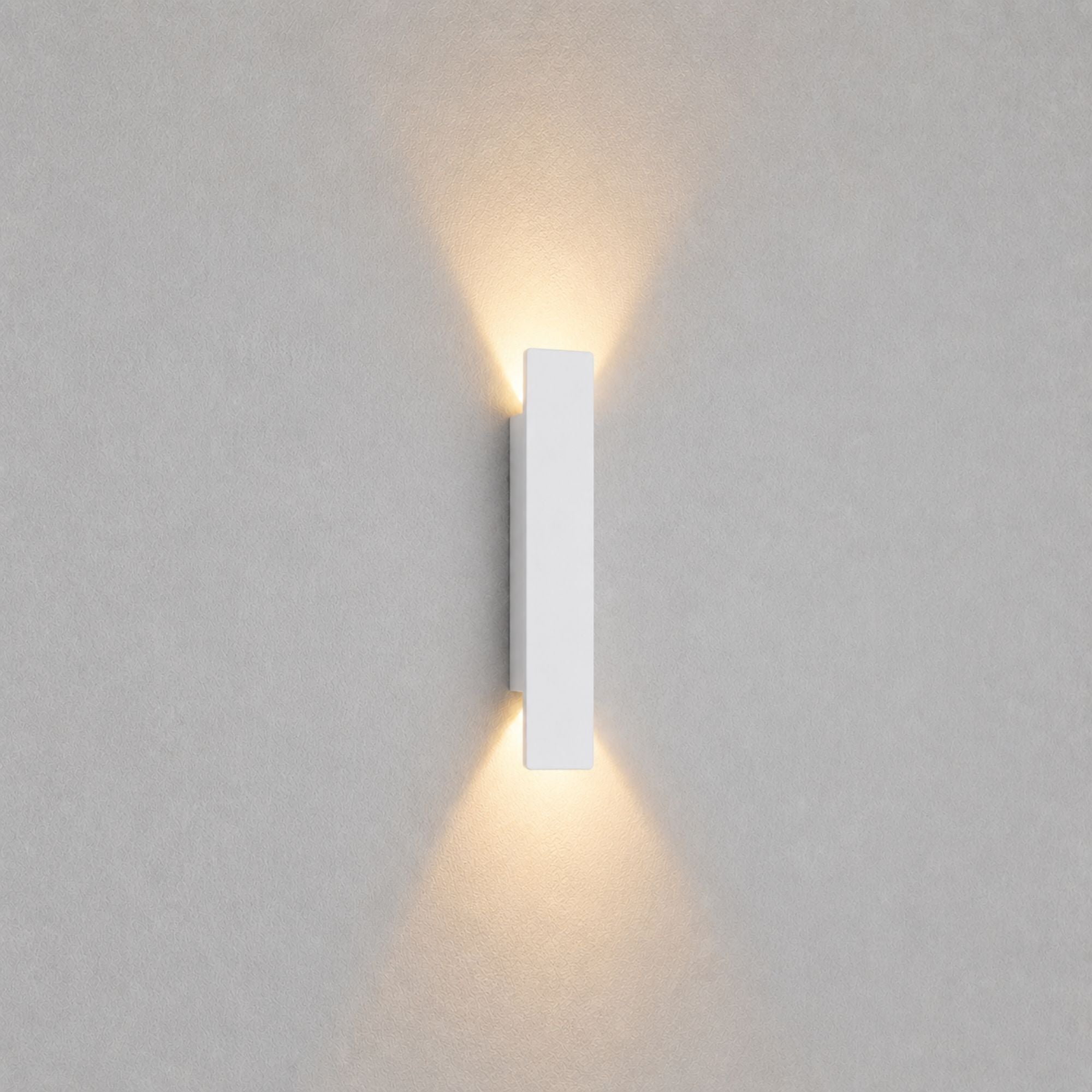 White - Warm white (2700-3500K) - 
6W (7CM*20.5CM*3.8CM)