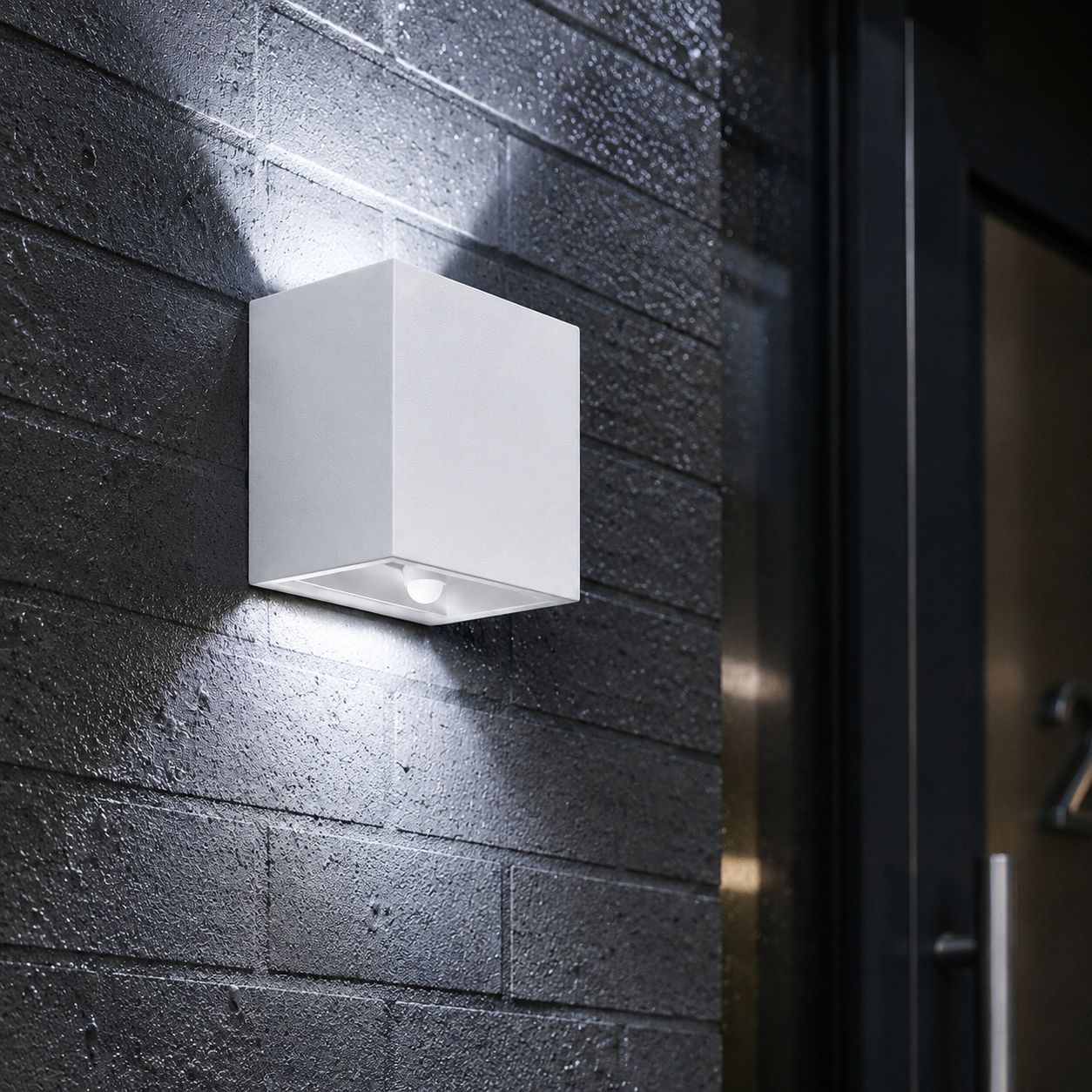 Up and down wall light, white 6000K, 12W white, with PIR sensor