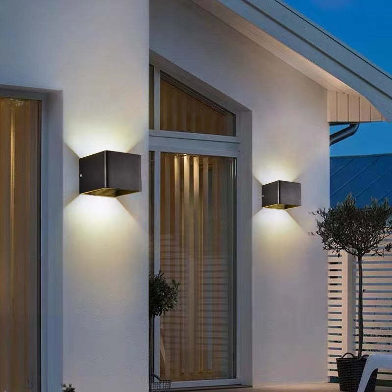 NexuLight | Adjustable Elegant Outdoor Wall Lamp with LED Bulb 10