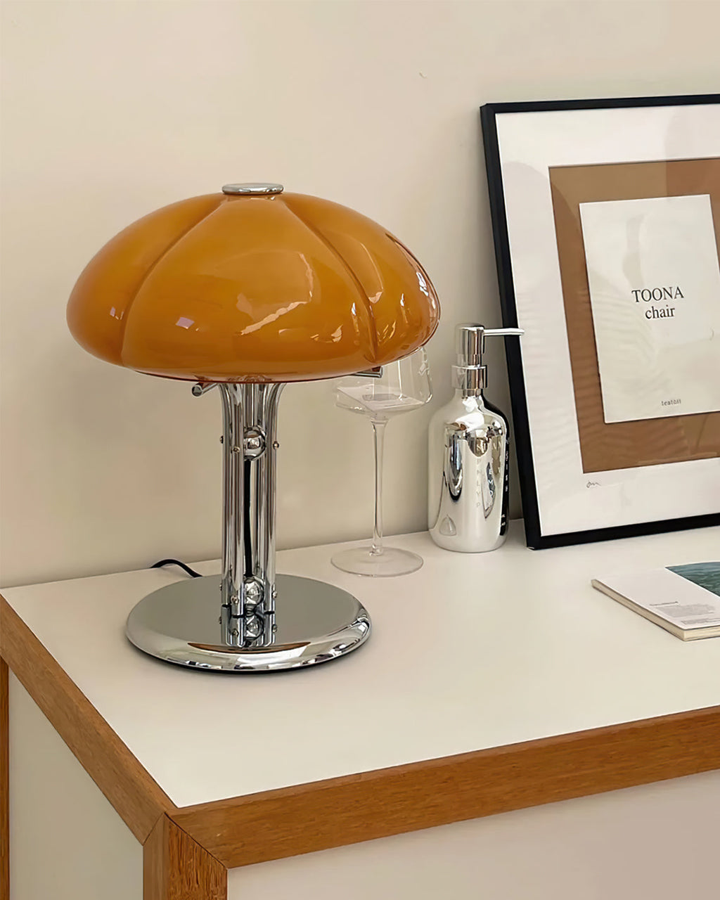 Quadrifoglio | Stylish Modern Table Lamp for Cozy Living Room Ambiance 7