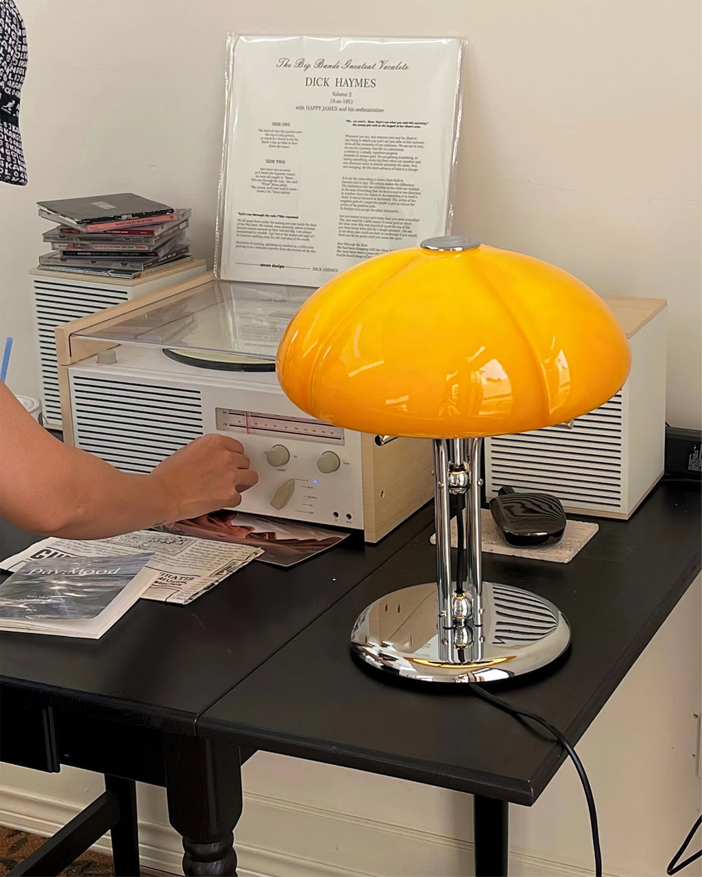 Quadrifoglio | Stylish Modern Table Lamp for Cozy Living Room Ambiance 8