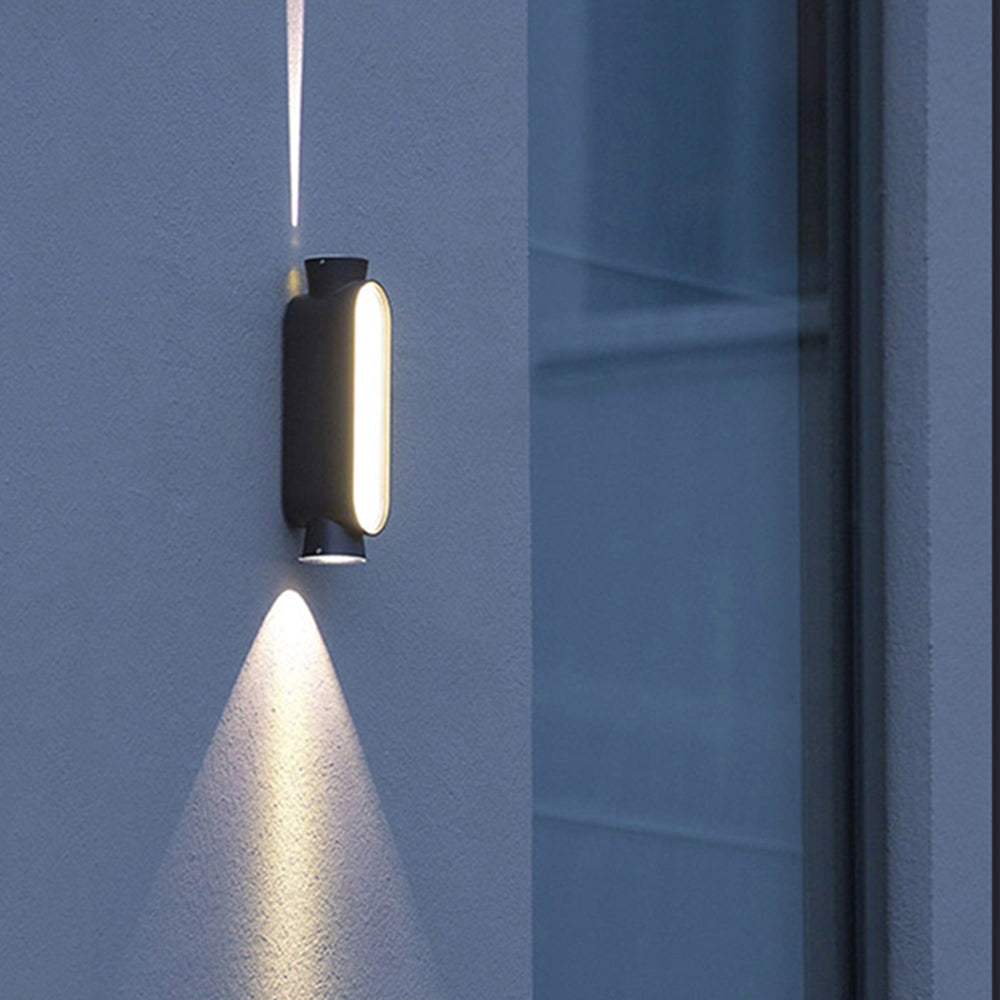 RayLight | Sleek Modern Outdoor Wall Lamp with Warm Illumination 0