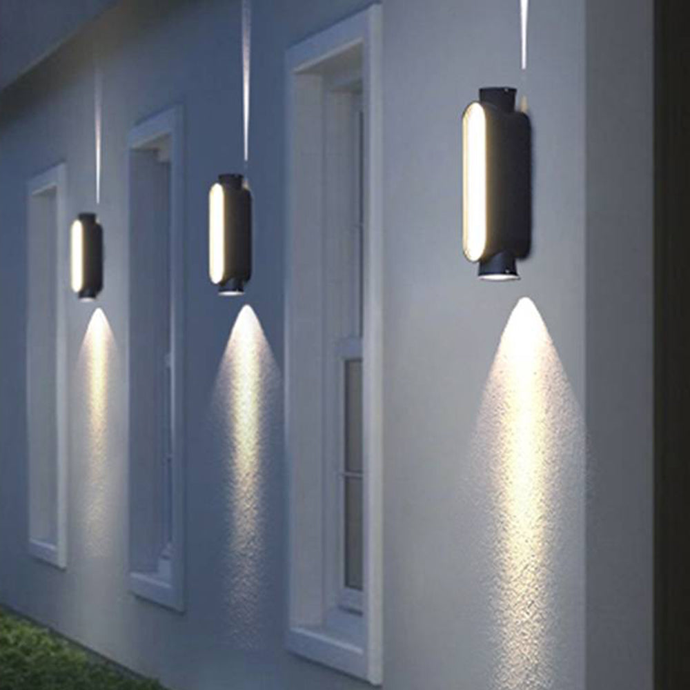 RayLight | Sleek Modern Outdoor Wall Lamp with Warm Illumination 3