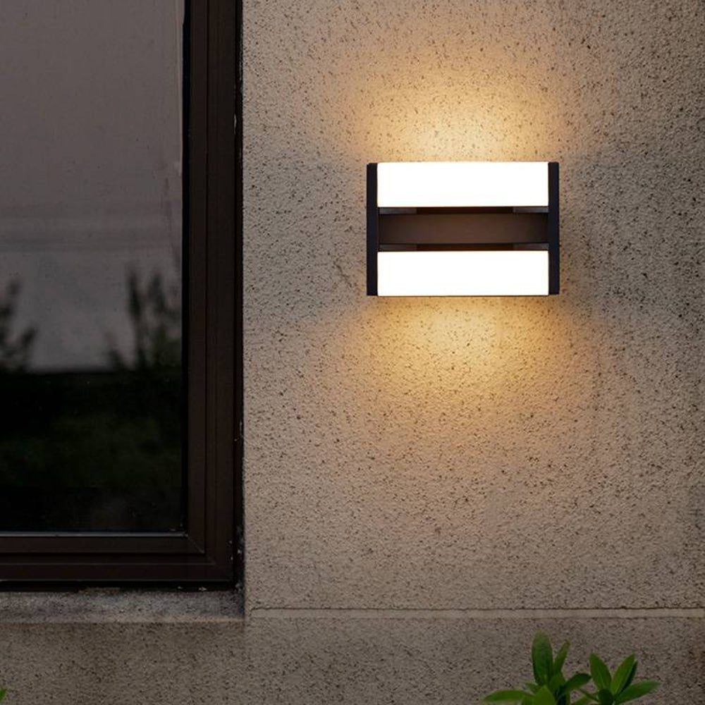 RayLux | Modern Stylish Metal Outdoor Wall Lamp with Rotatable Design 0