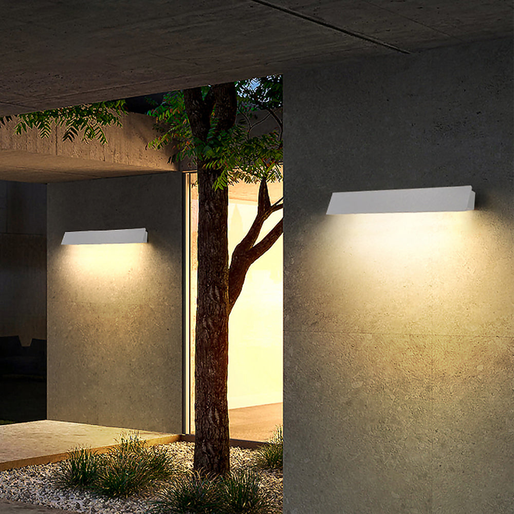 RayMetal | Sleek Modern Outdoor Wall Lamp with Warm Light 2