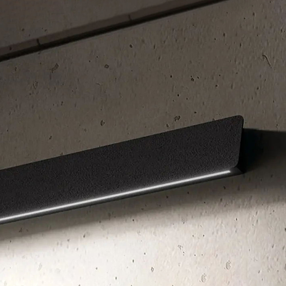 RayMetal | Sleek Modern Outdoor Wall Lamp with Warm Light 6