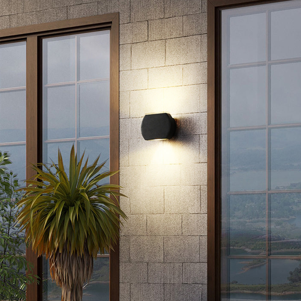 Raylight | Sleek Modern Outdoor Wall Lamp with Geometric Design 2