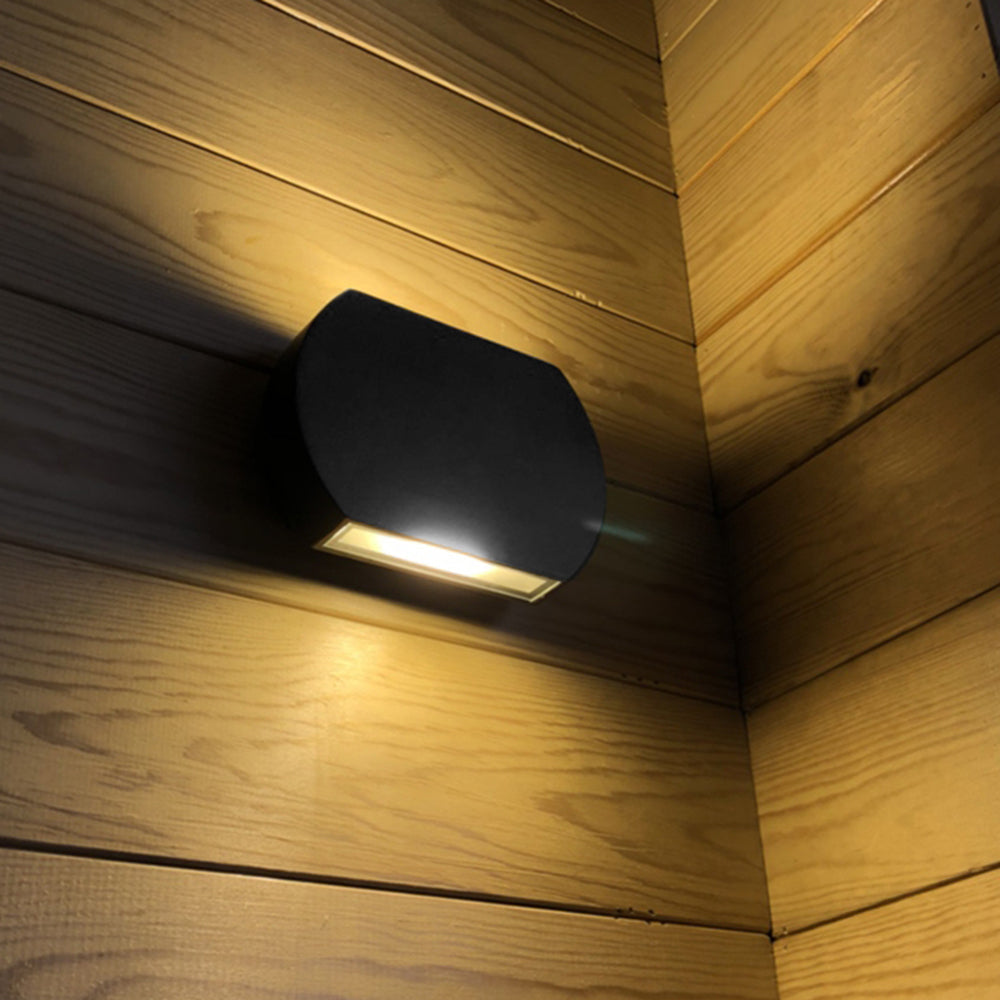 Raylight | Sleek Modern Outdoor Wall Lamp with Geometric Design 5
