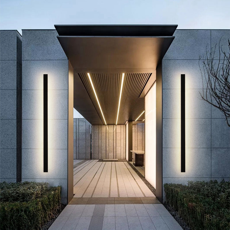 SilexStone | Elegant Black Outdoor Wall Lantern for Gardens and Corridors 0