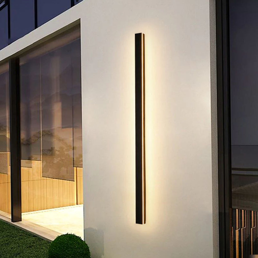 SilexStone | Elegant Black Outdoor Wall Lantern for Gardens and Corridors 2