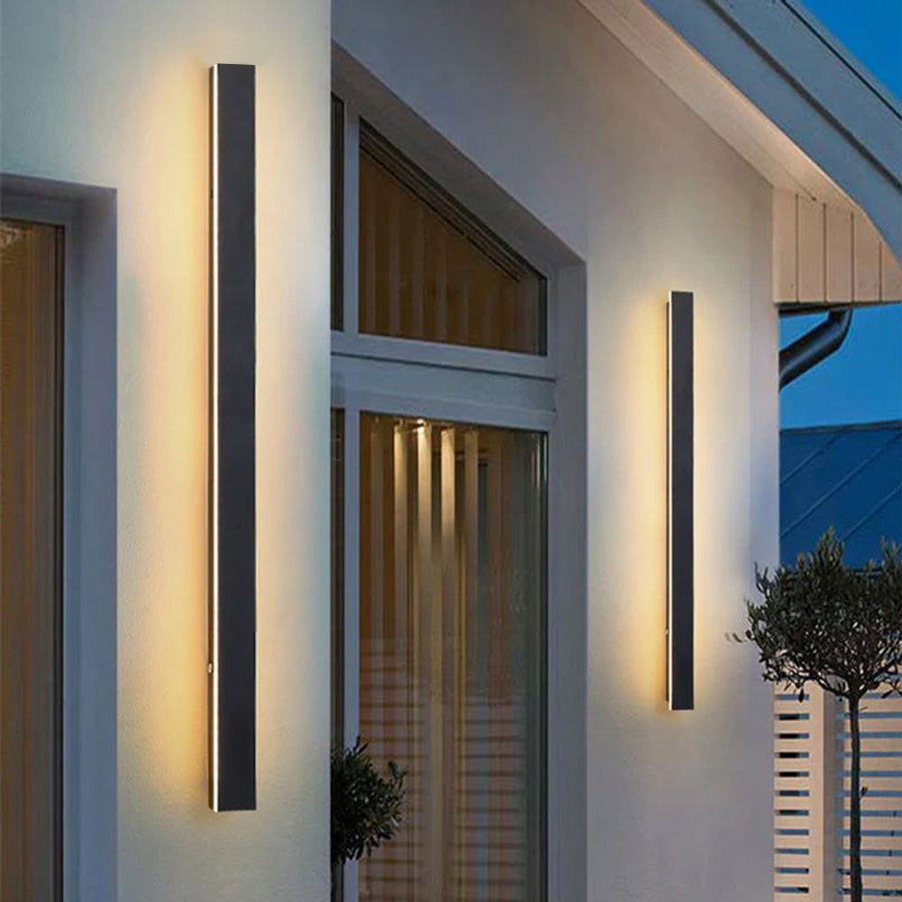 SilexStone | Elegant Black Outdoor Wall Lantern for Gardens and Corridors 20