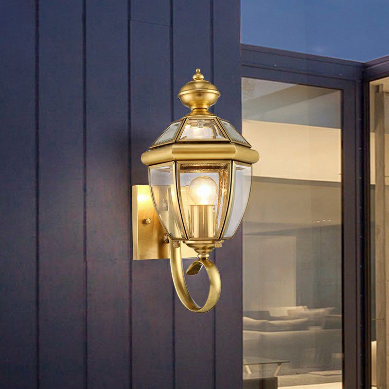 SilvaGlow | Elegant Vintage Metal Outdoor Wall Lamp in Gold 2