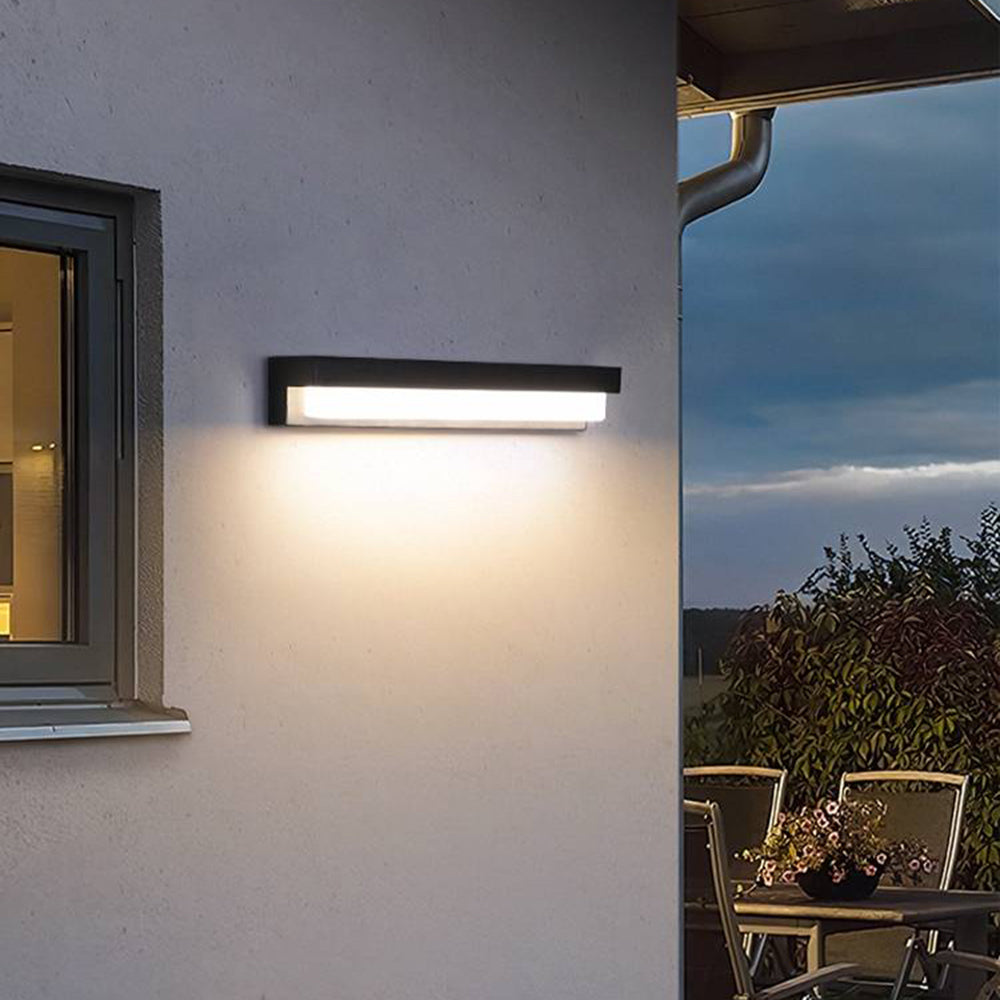 Solara | Elegant Minimalist Solar Outdoor Wall Lamp 2