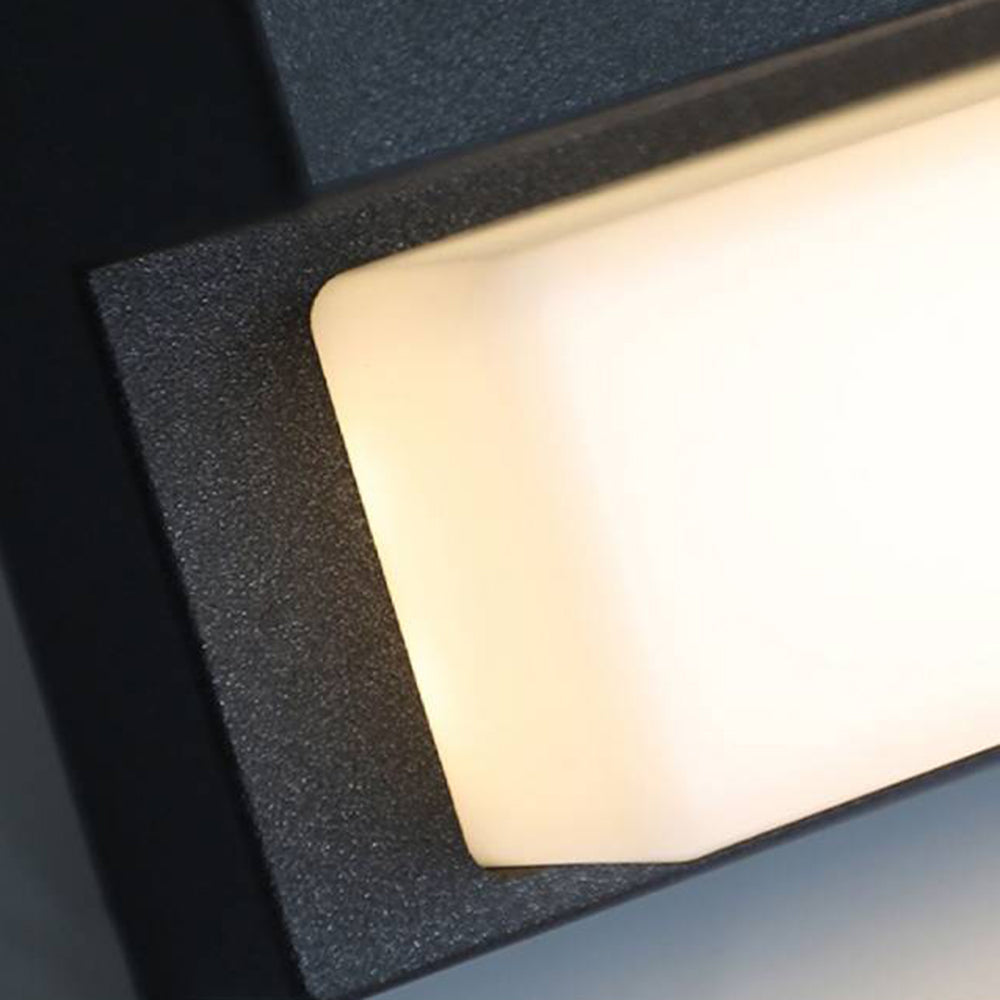 Solara | Elegant Minimalist Solar Outdoor Wall Lamp 4