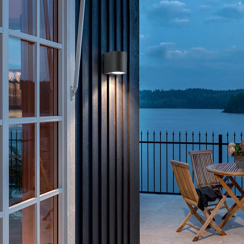 TavonLight | Elegant Minimalist Black Metal Outdoor Wall Lamp 6