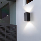TavonLight | Elegant Minimalist Black Metal Outdoor Wall Lamp 9
